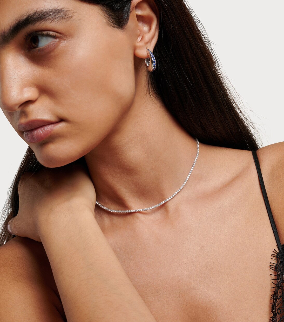 Collana in oro bianco 18kt con diamanti a filo singolo - Design moderno per giovani