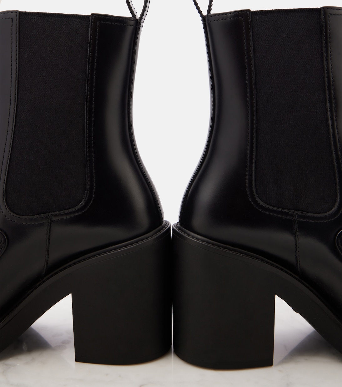 Horsebit leather platform ankle boots in black Gucci Mytheresa