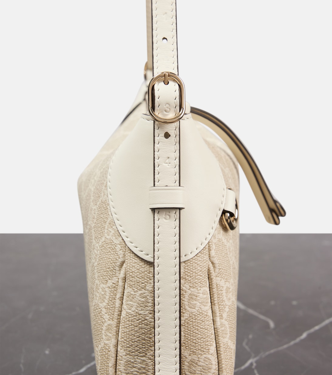 Schultertasche GG Emblem Small | Gucci