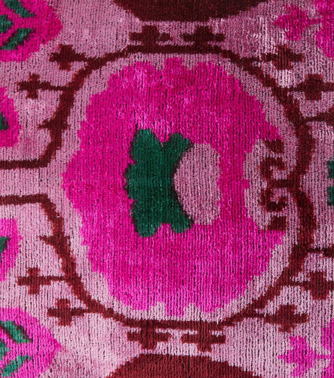 Silk velvet cushion | Les-Ottomans