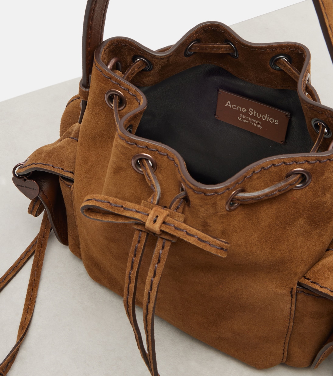 Bucket-Bag Multipocket Mini aus Veloursleder | Acne Studios