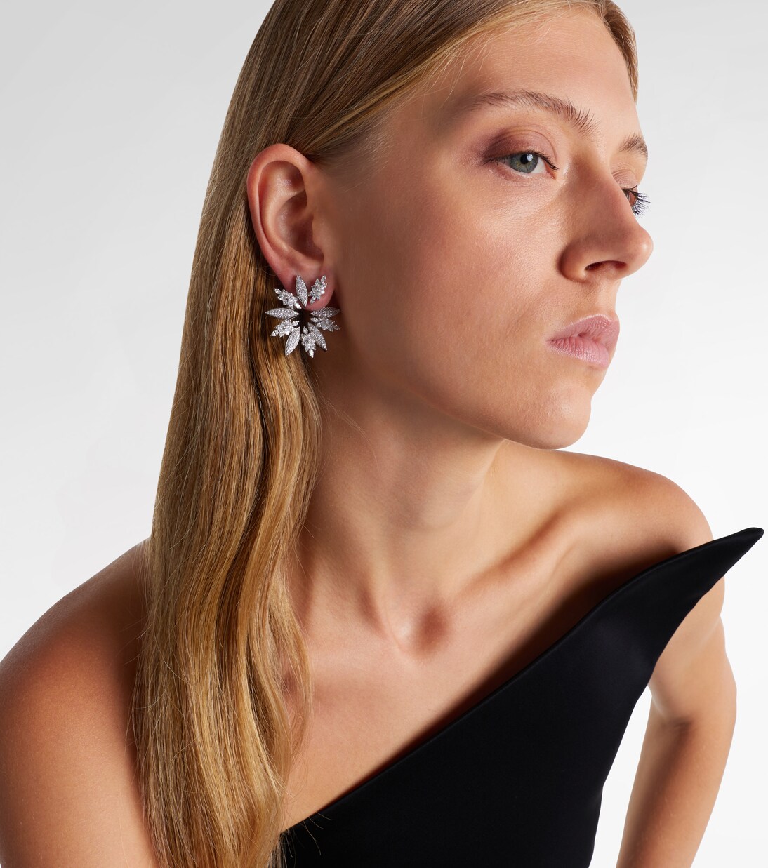 Y-Couture 18kt white gold clip-on earrings with diamonds | Yeprem
