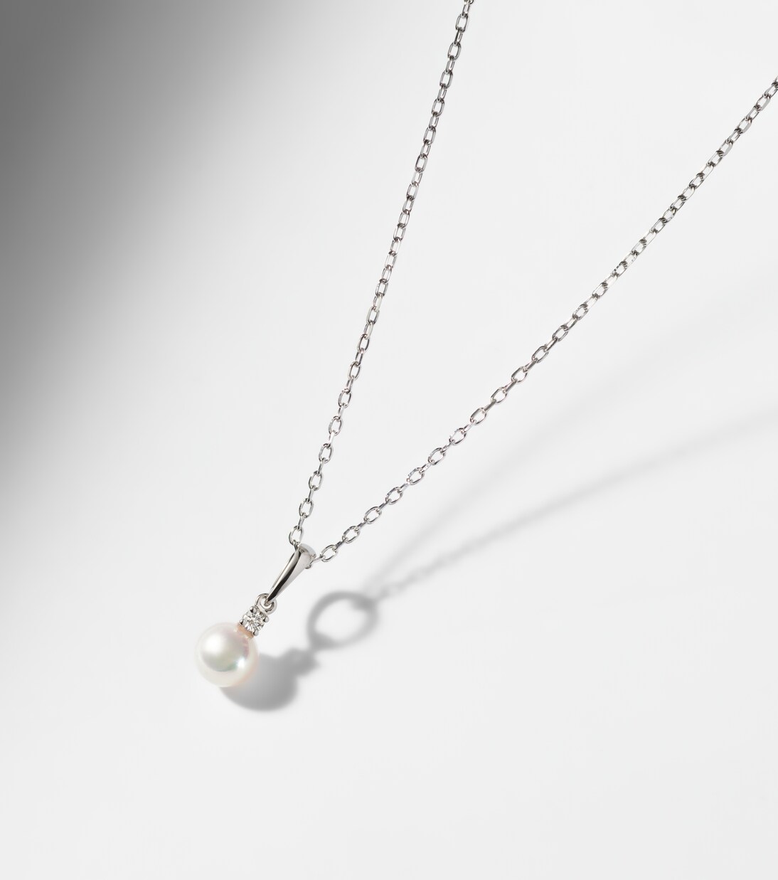 Collana in oro bianco 18kt con perla e diamante | Mikimoto