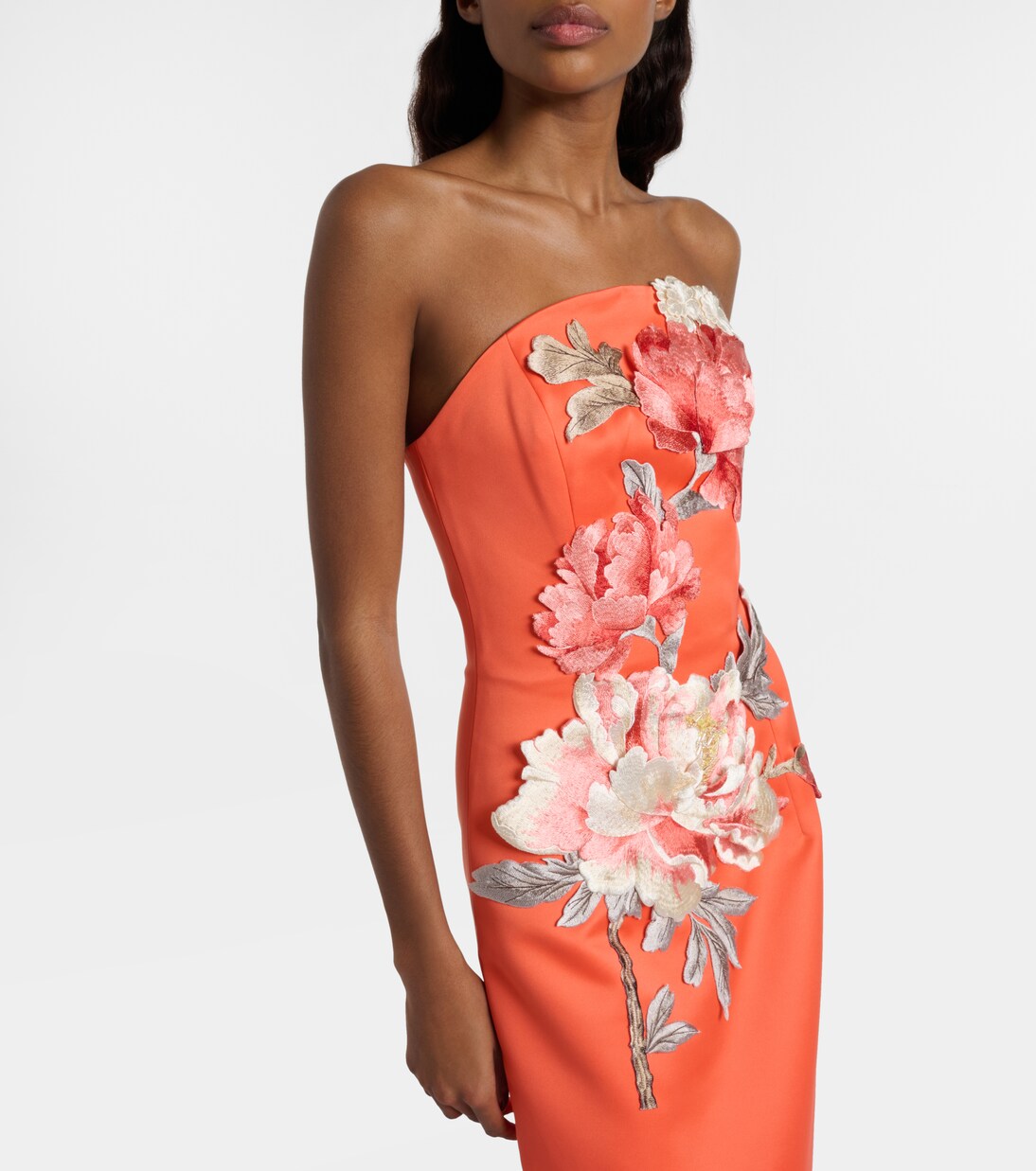 Robe Ava aus Satin  | Leo Lin