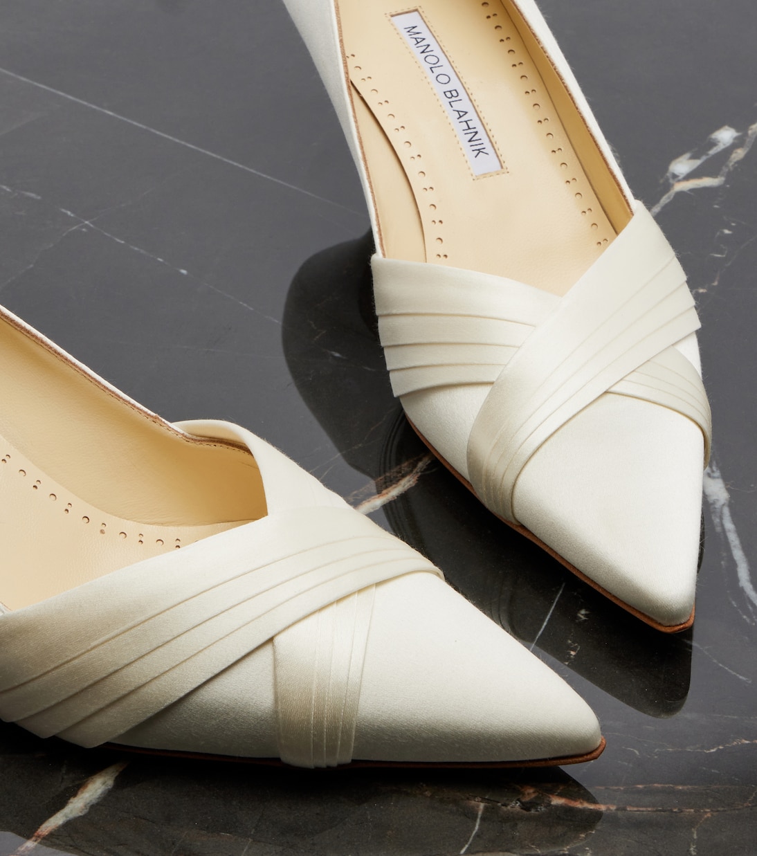 Vieralo satin pumps | Manolo Blahnik