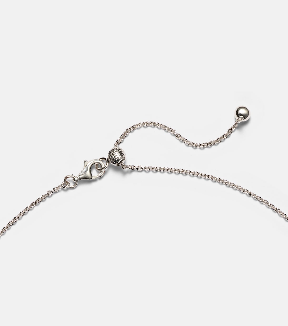 Collana moderna in oro bianco 18kt con diamanti, design giovane ed elegante