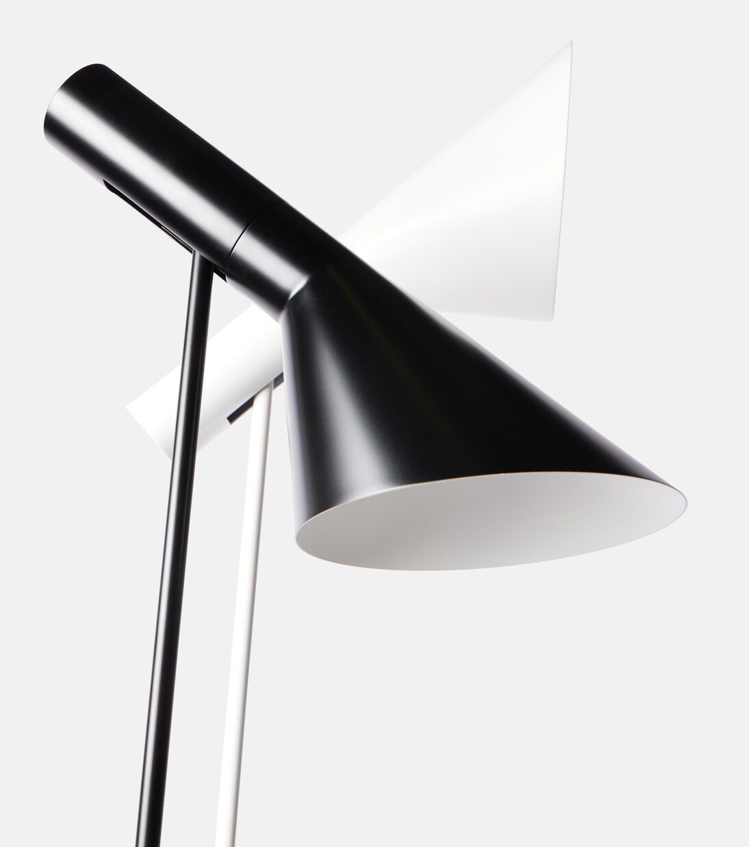 AJ floor lamp by Arne Jacobsen (EU plug) | Louis Poulsen