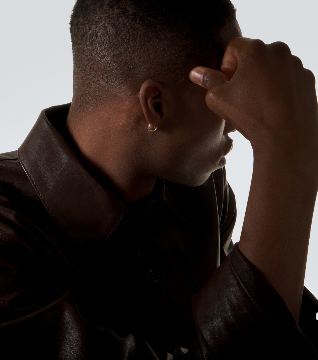 Boucle d'oreille unique Micro Hoop Mini en or 18 ct et diamants | Spinelli Kilcollin