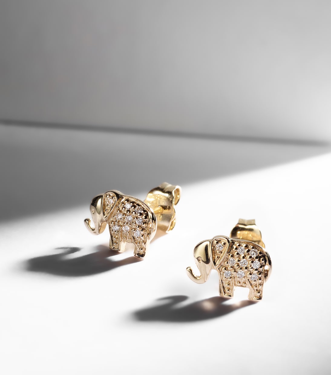 Boucles d'oreilles Elephant en or 14 ct et diamants | Sydney Evan