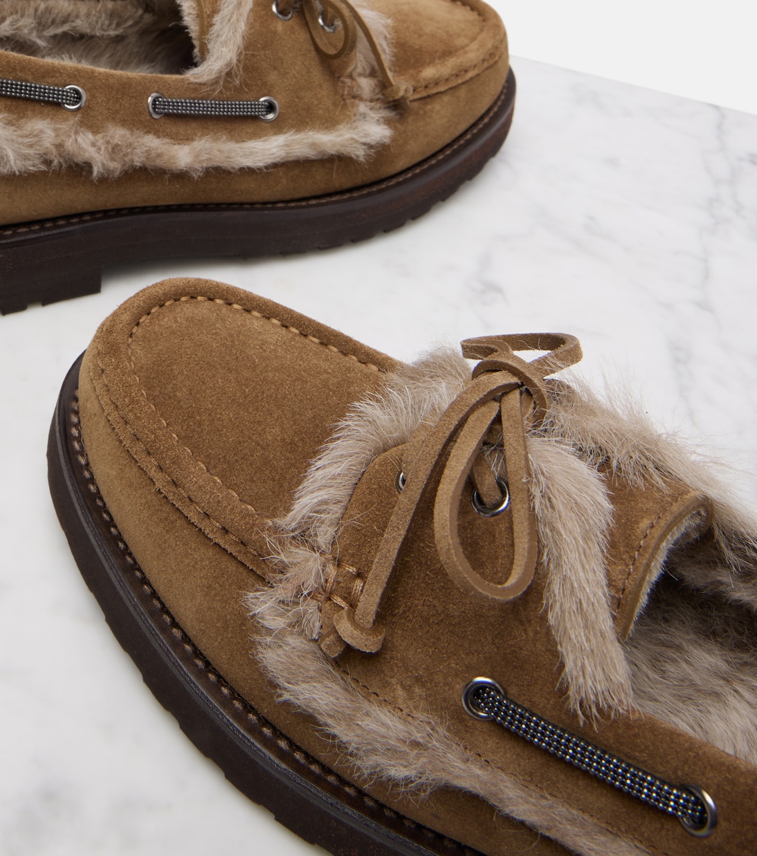 Segelschuhe aus Veloursleder mit Shearling | Brunello Cucinelli