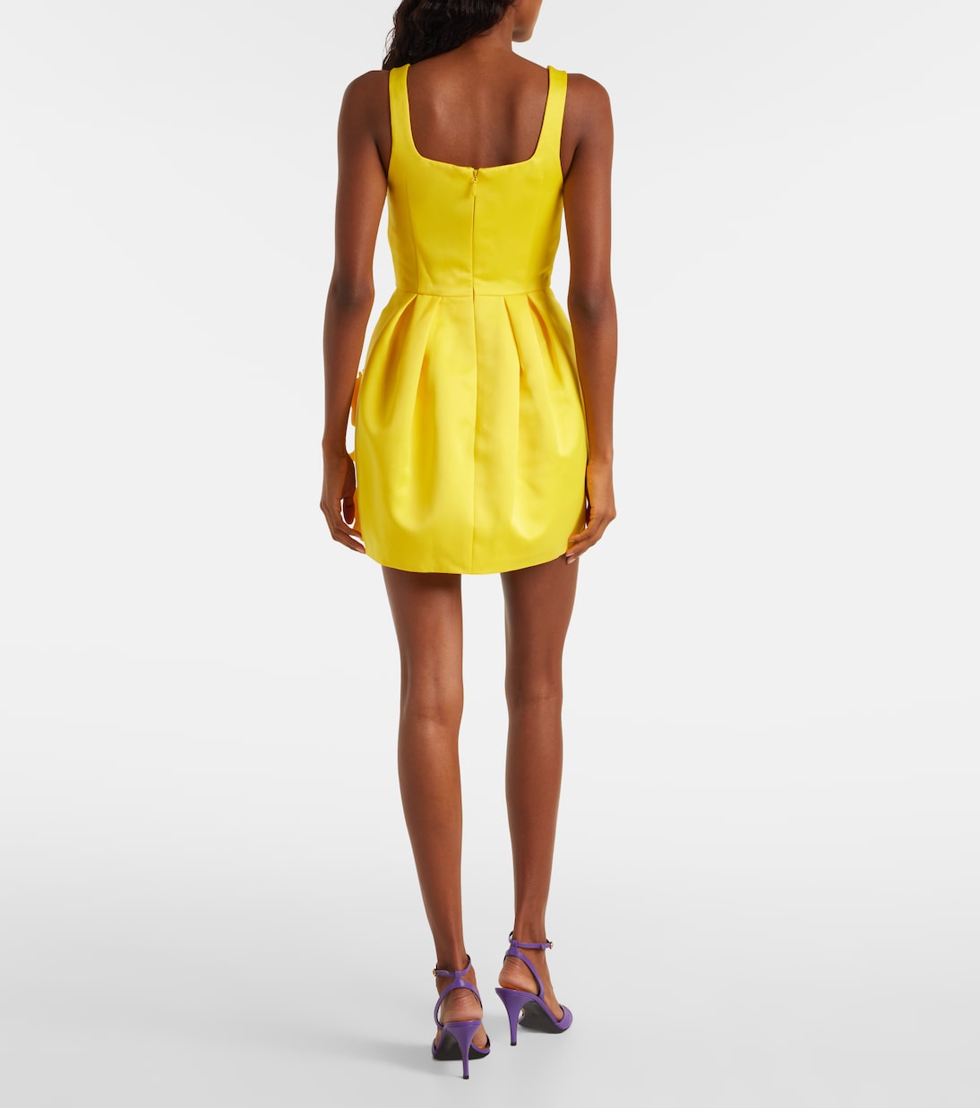 Vestido corto Piper con aplique floral | Leo Lin