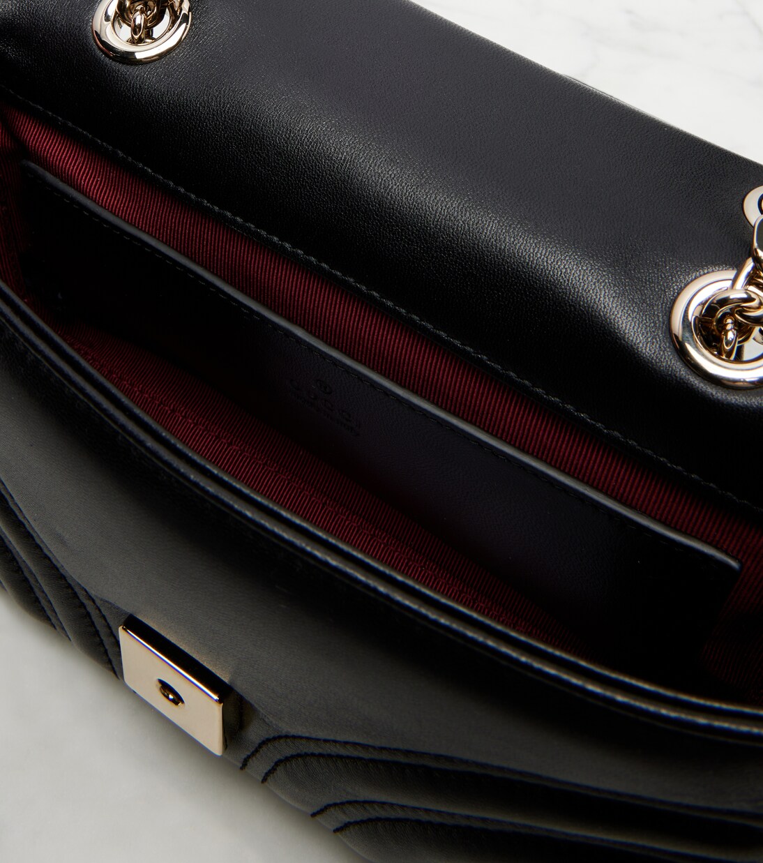 GG Marmont Small leather shoulder bag | Gucci