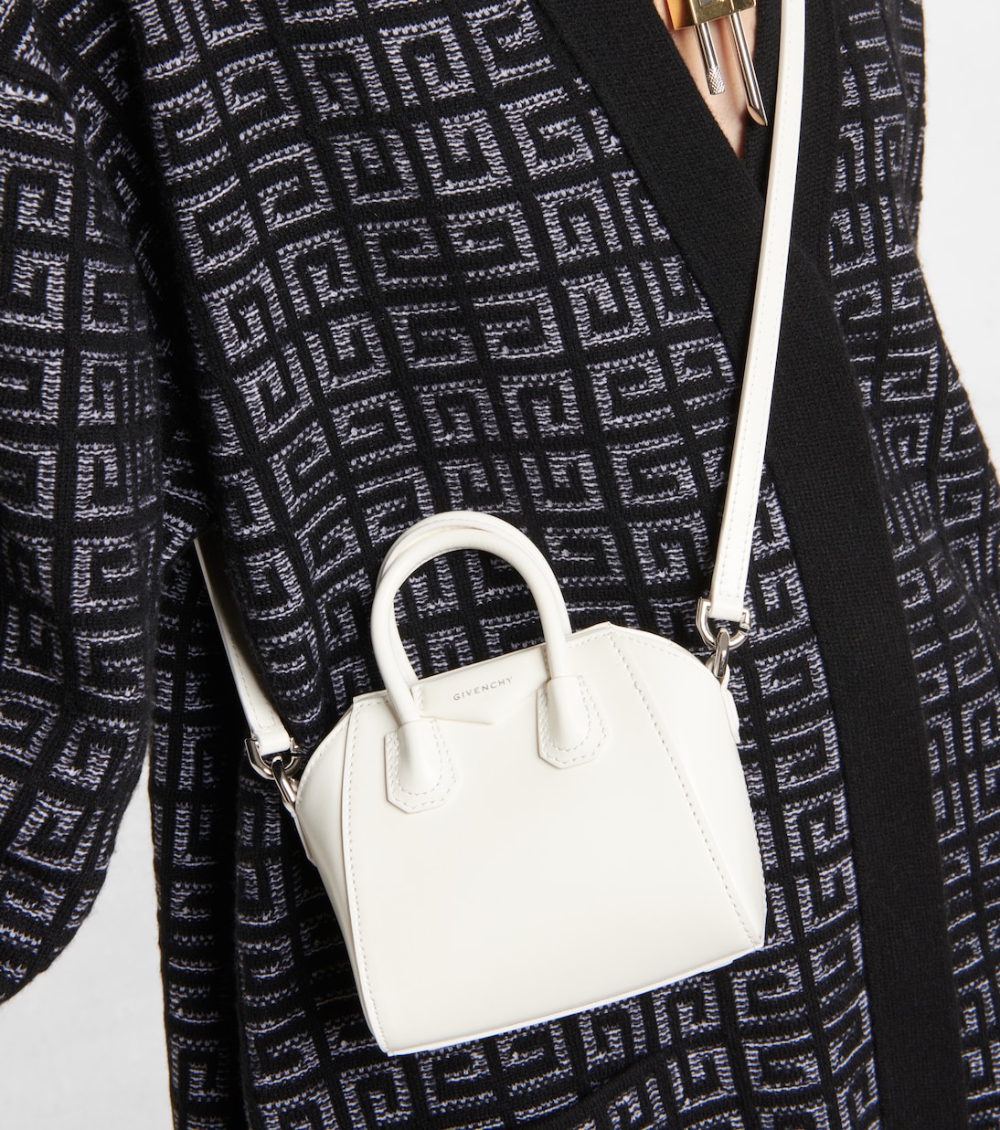 Antigona Micro leather tote bag | Givenchy