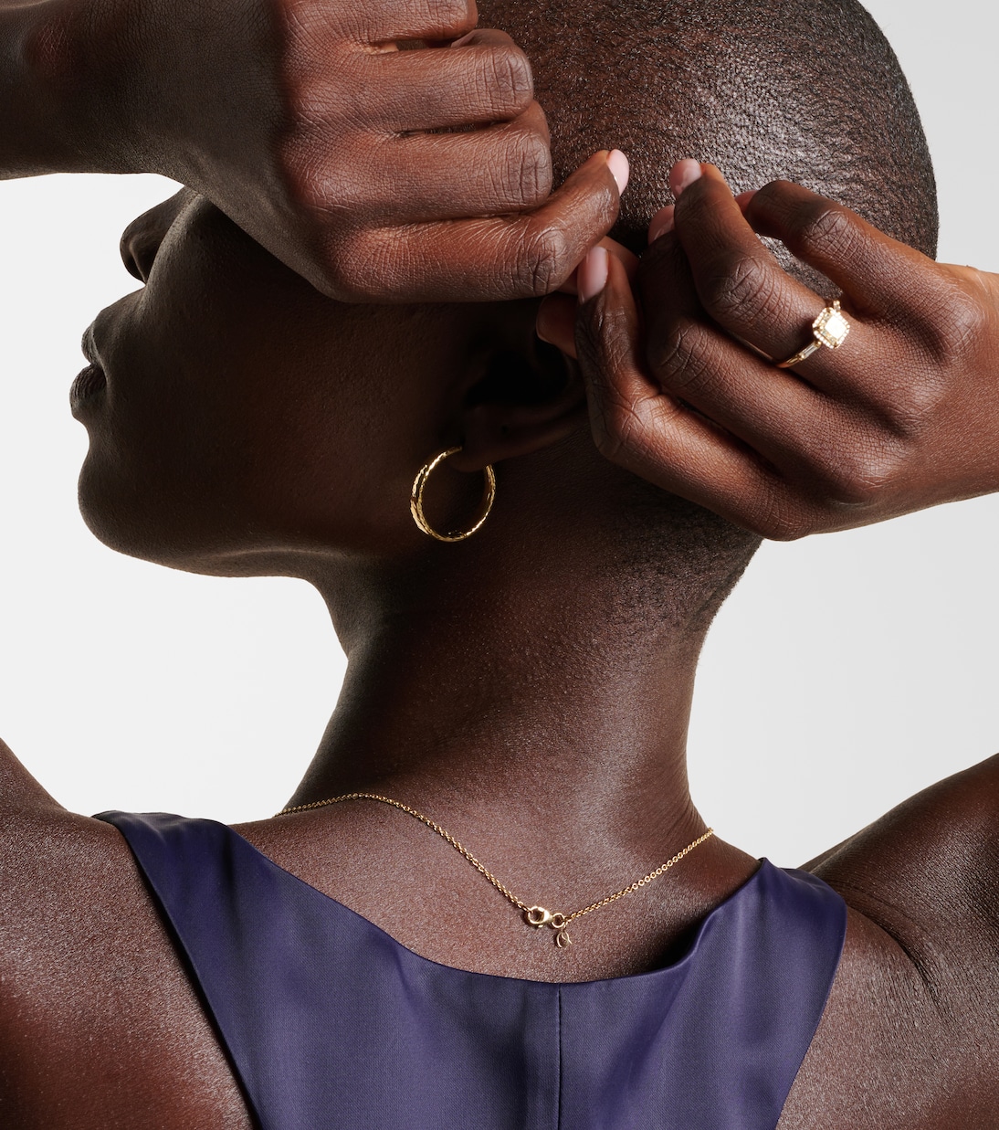 Orecchini a Cerchio Jumbo Yana in Oro 18kt di OCTAVIA ELIZABETH per Giovani Stilisti