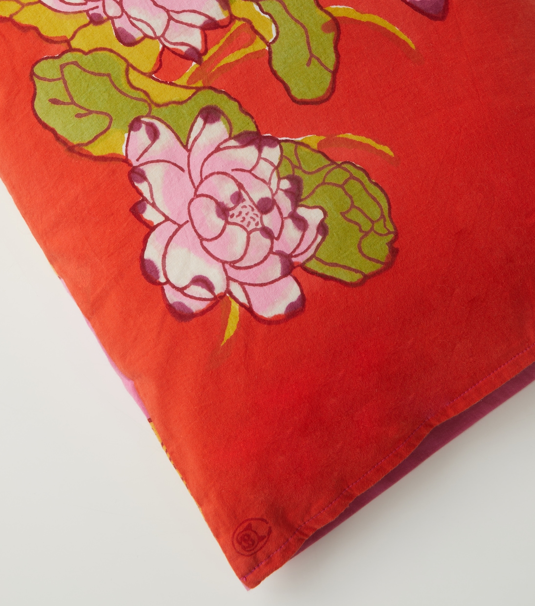 Tea Flower rectangular cotton cushion | Lisa Corti
