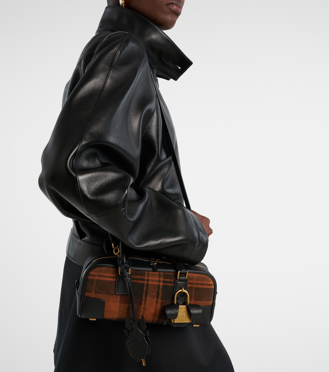 Tote Bag Amazona 23 aus Veloursleder | Loewe