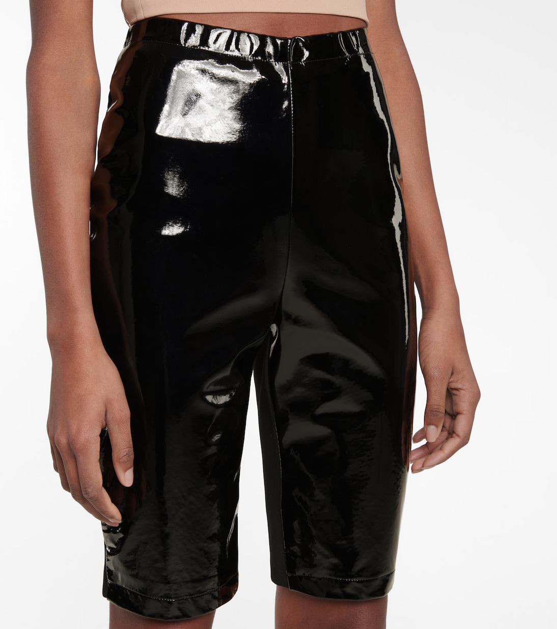 Shorts mit Lackleder | David Koma