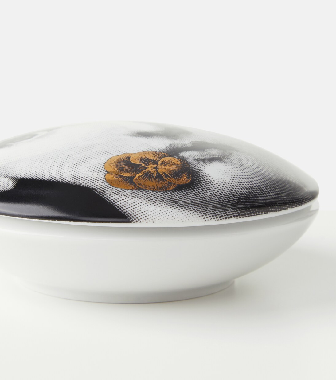Tema e Variazioni n.137 round box | Fornasetti