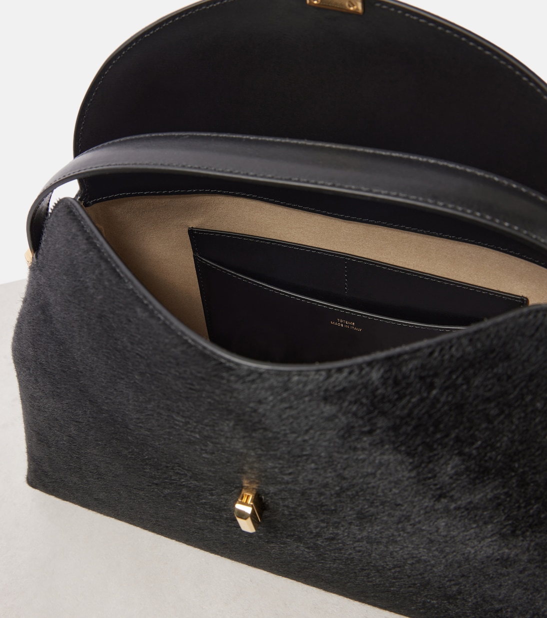 Sac T-Lock en cuir façon poulain | Toteme