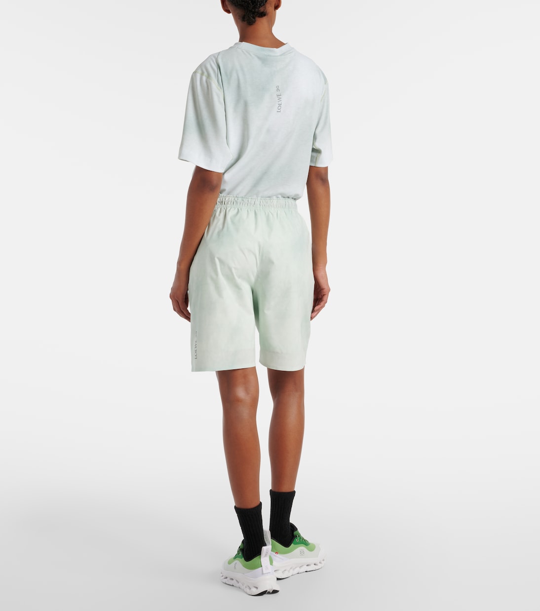 Shorts Técnicos Colaborativos Loewe x On para Jóvenes Modernos