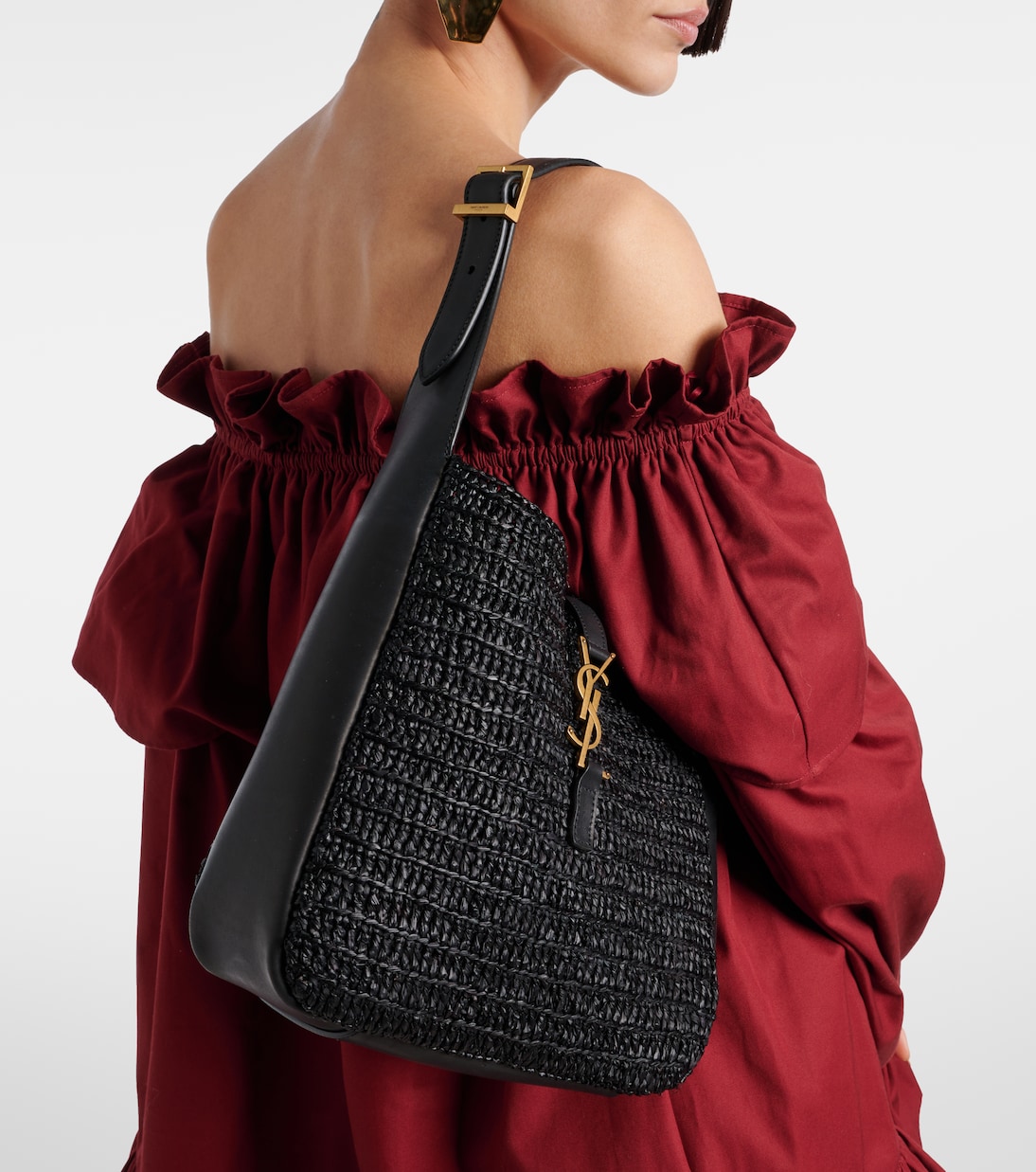 Le 5 à 7 Supple Small raffia shoulder bag | Saint Laurent