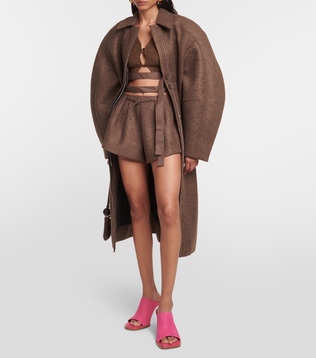Sandali asimmetrici Rond Carrés in suede | Jacquemus
