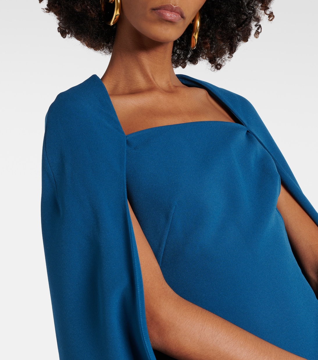 Cinza caped crêpe gown | Safiyaa