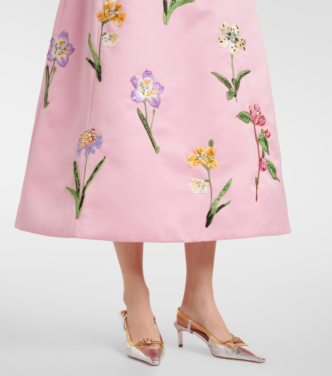 Robe midi à fleurs brodée en satin | Leo Lin