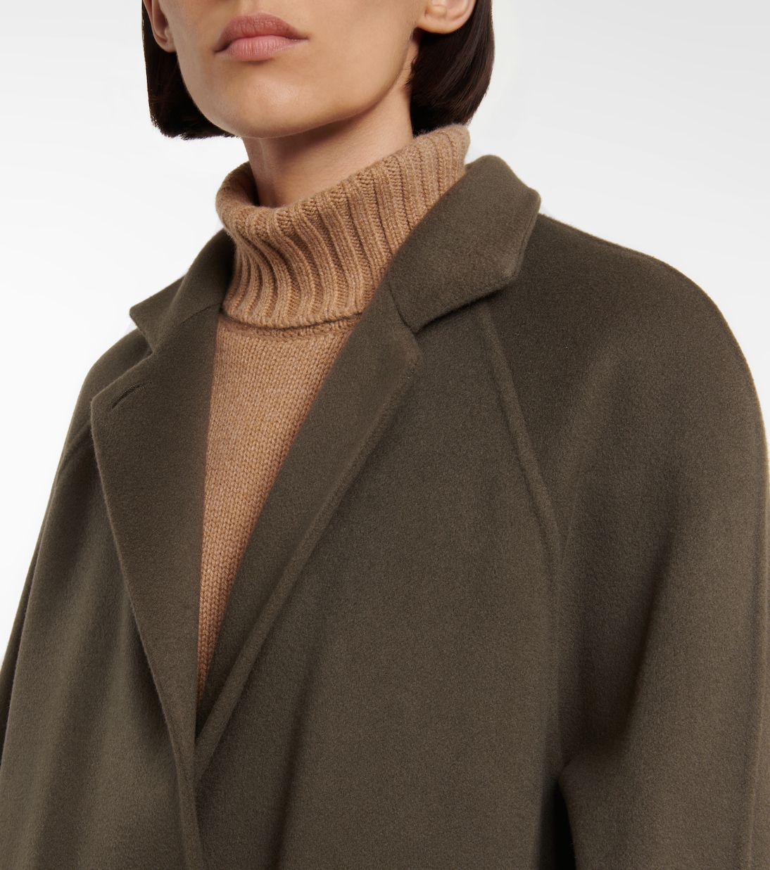 Cappotto in Cashmere Doppia Faccia Loro Piana - Stile Giovanile e Moderno