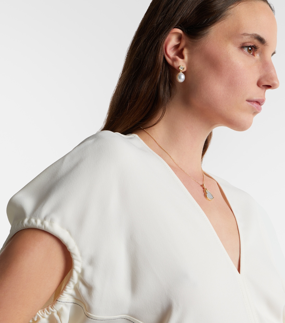 18kt yellow gold (750/1000) earrings with diamonds and pearls | Octavia Elizabeth