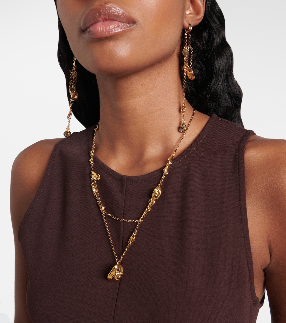 Collana artistica LEMAIRE con dettagli stampati e design moderno per giovani