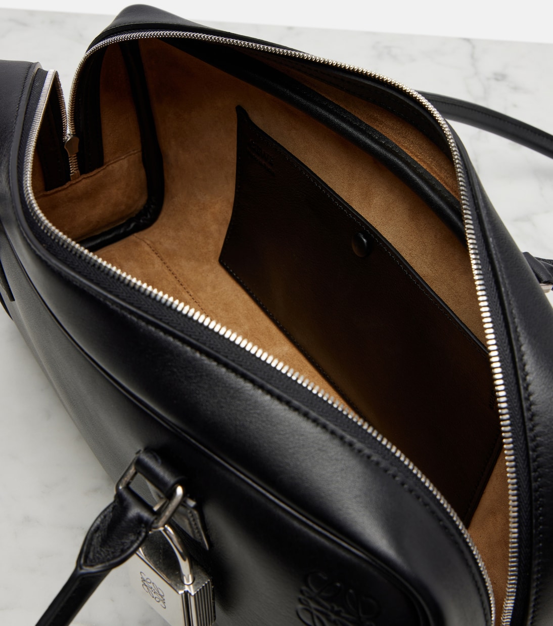 Schultertasche Amazona 31 aus Leder | Loewe