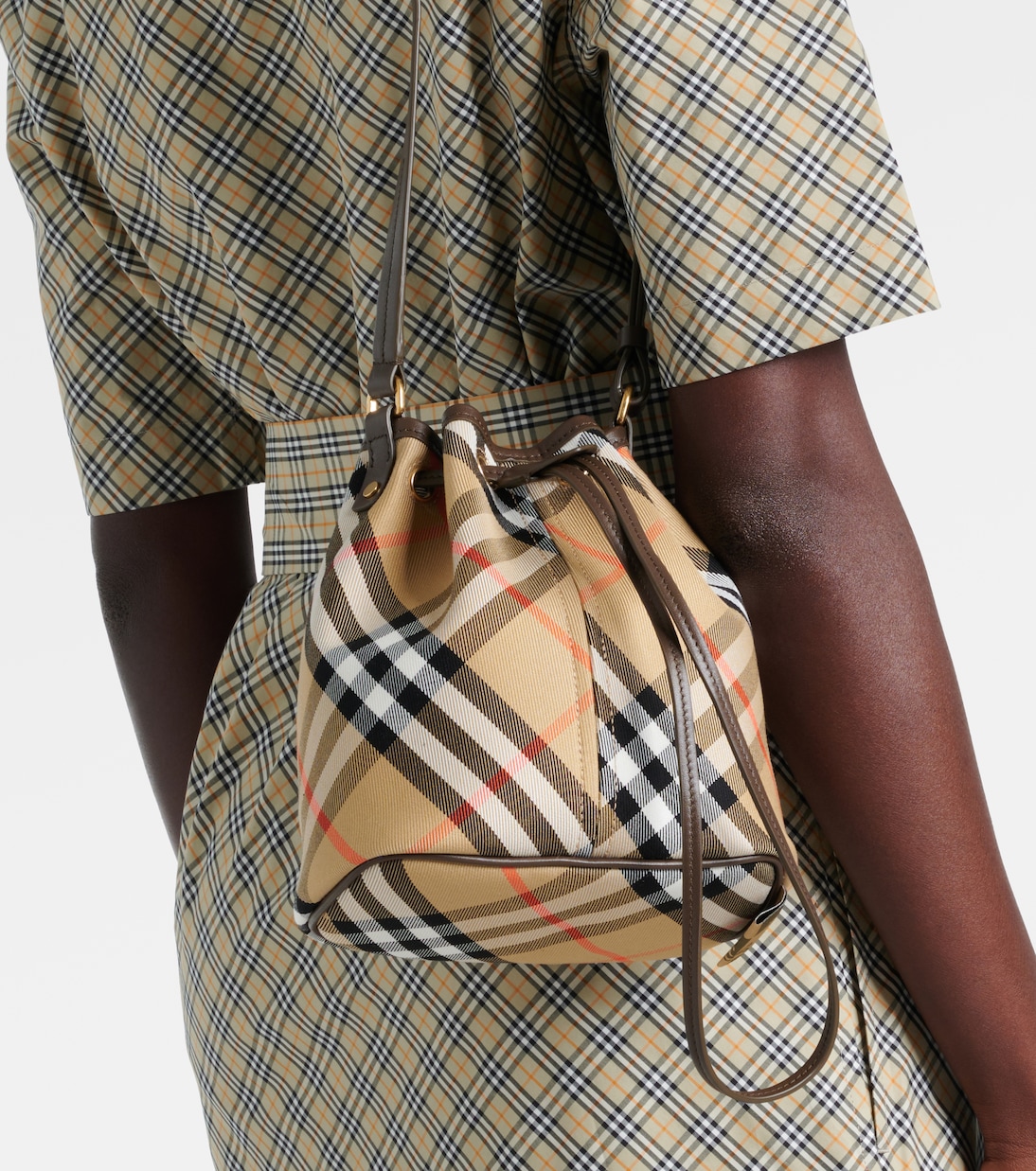 Borsa a secchiello in jacquard con motivo Check firmata Burberry, stile giovane e moderno
