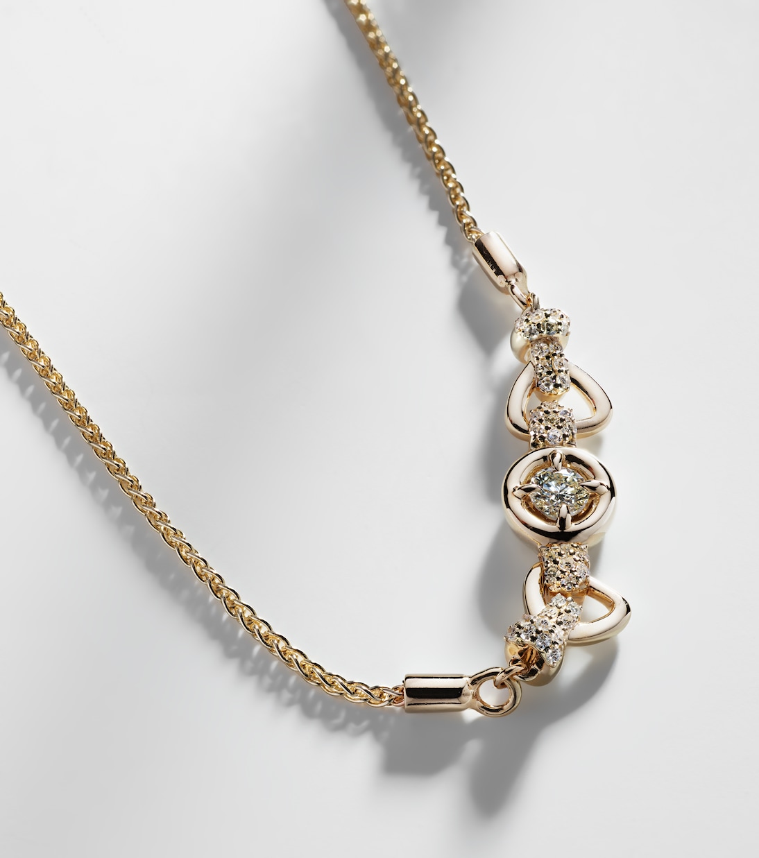 Bracciale in oro 14kt con diamanti, design moderno STONE AND STRAND Rossellini per giovani alla moda