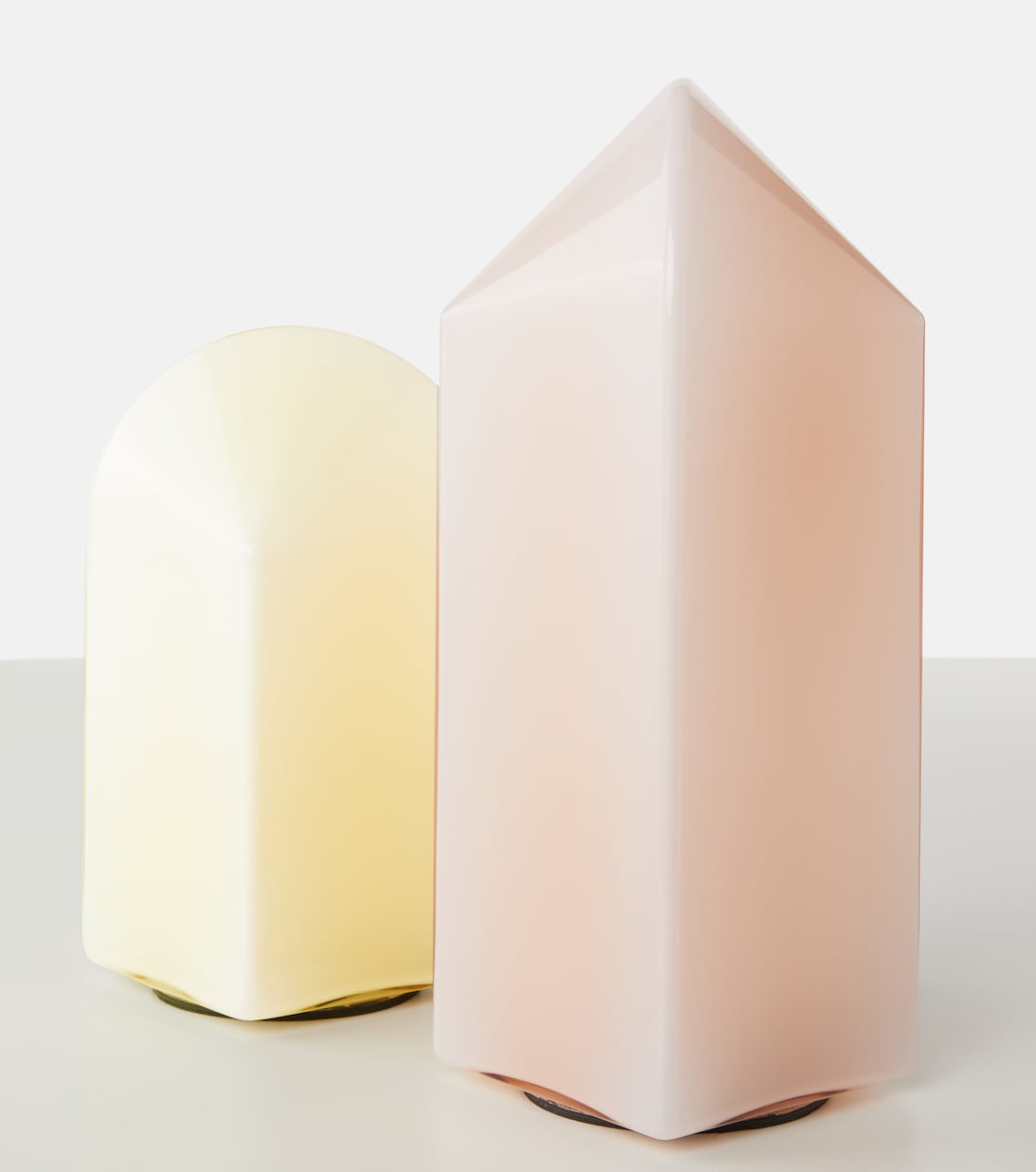 Parade Medium table lamp, EU plug | Hay