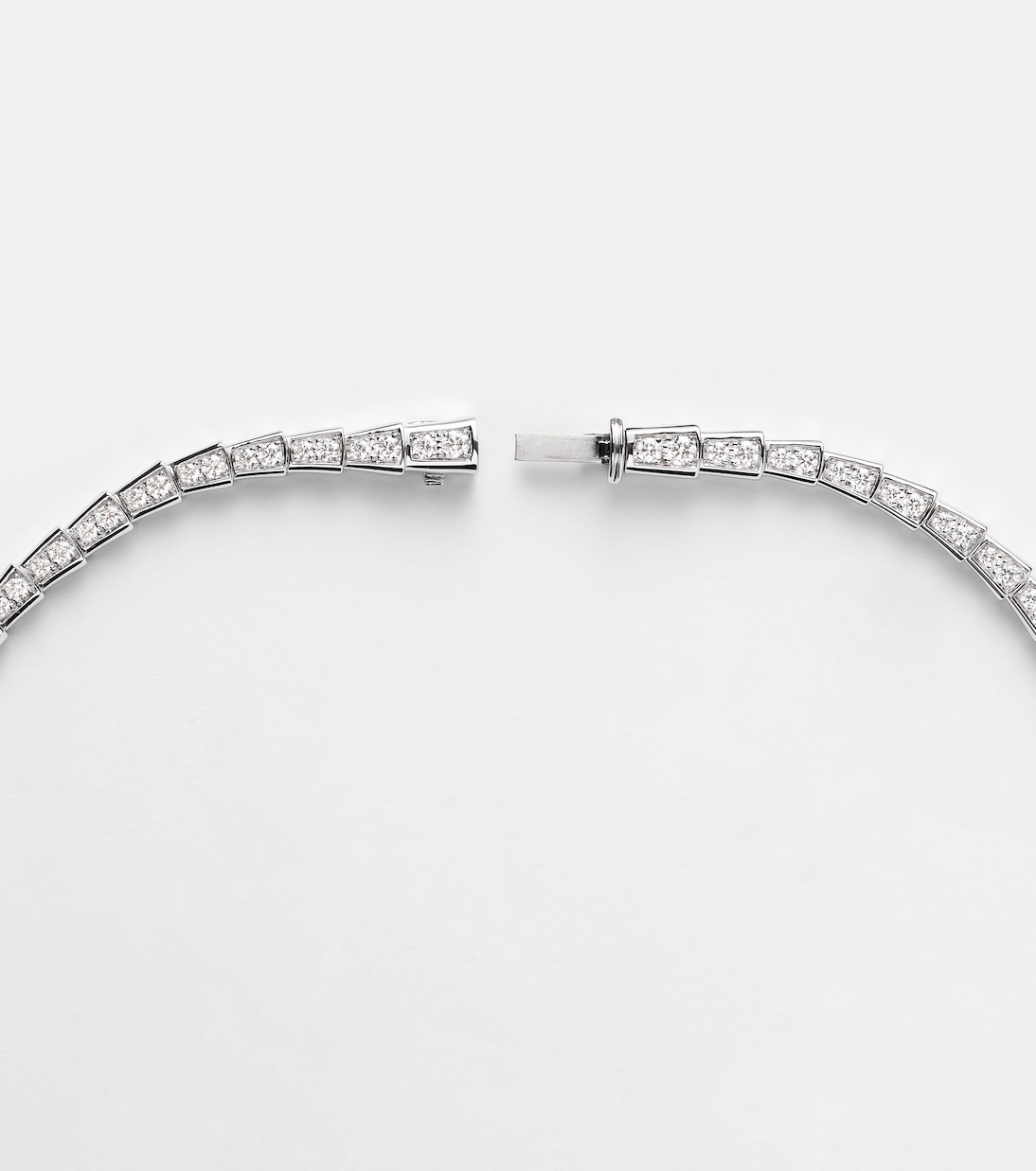 Collana Serpenti Viper in oro bianco 18kt con diamanti | Bvlgari