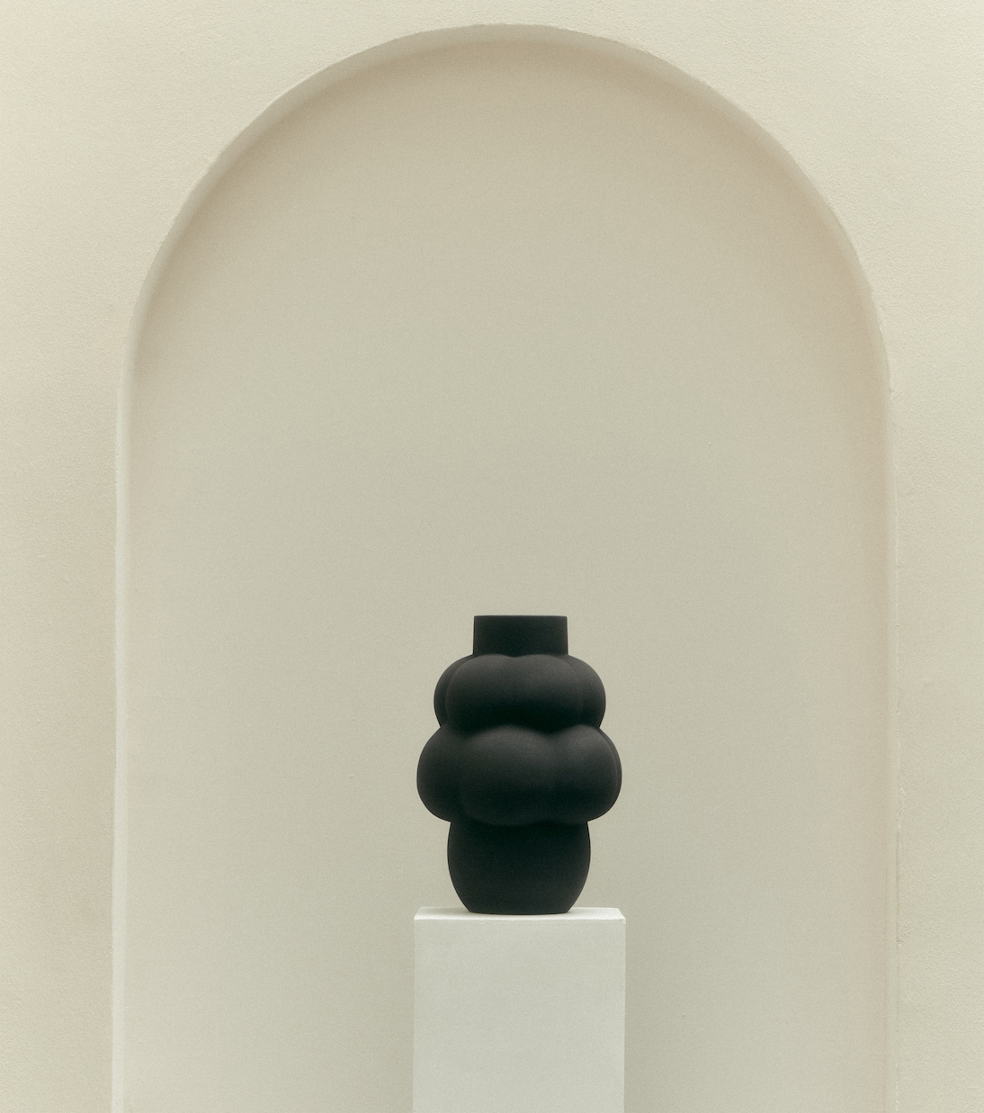 Balloon ceramic vase | Louise Roe