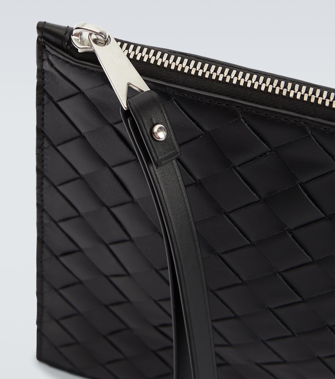 Etui mit Riemen Intrecciato Large aus Leder | Bottega Veneta
