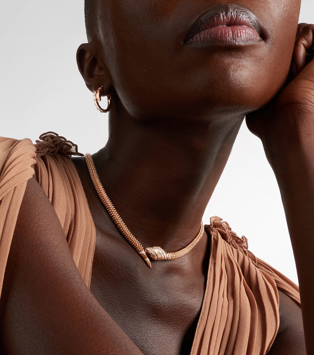 Collana Serpenti in oro rosa 18kt con diamanti e onice | Bvlgari
