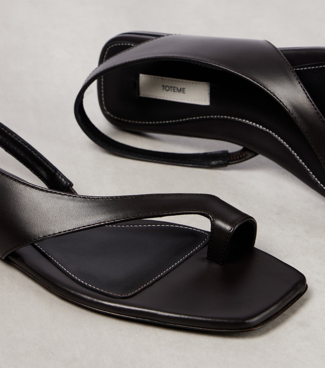 Sandalen aus Leder | Toteme