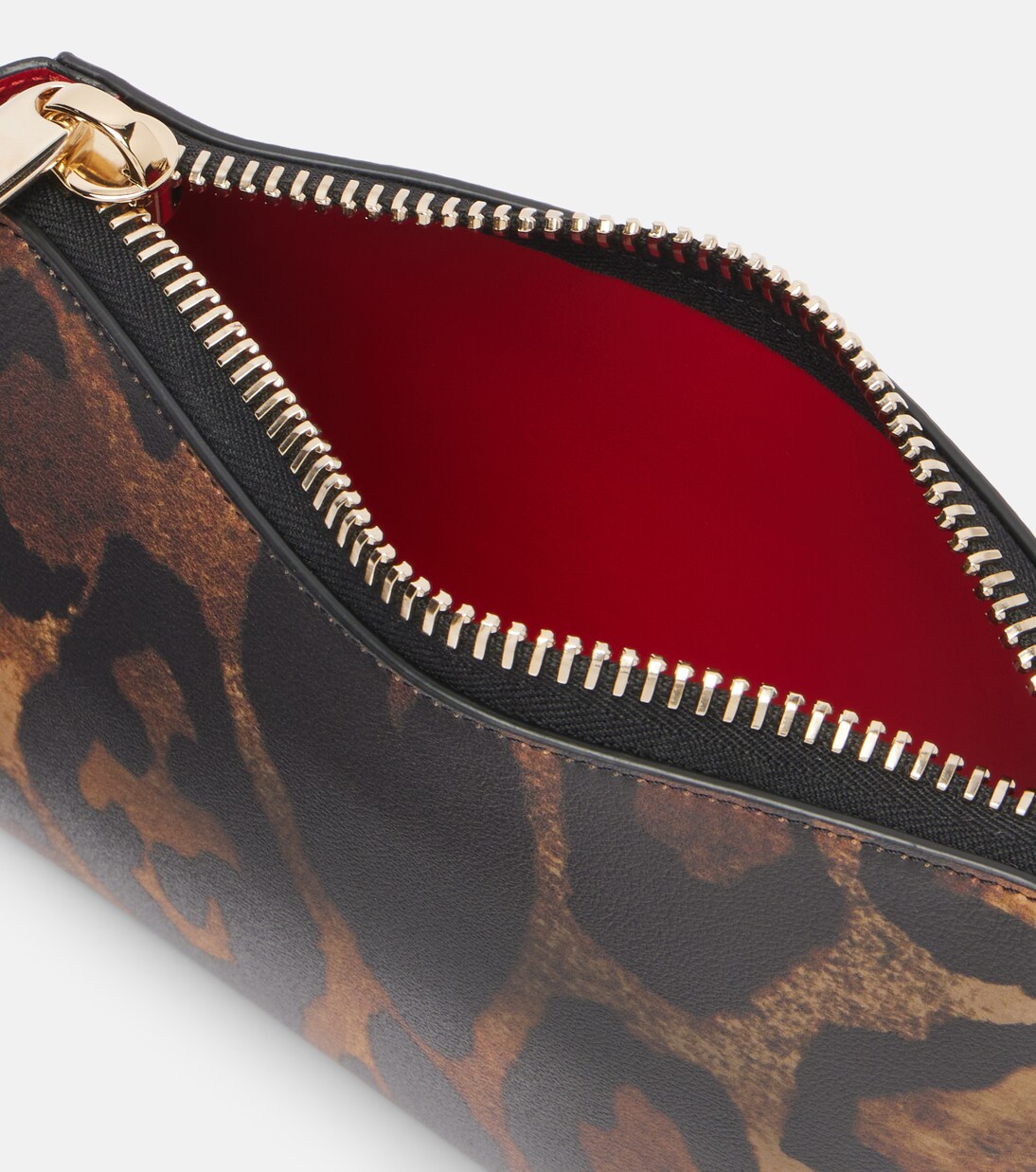 حقيبة باوتش من الجلد بطبعات الفهد Cabata Small | Christian Louboutin