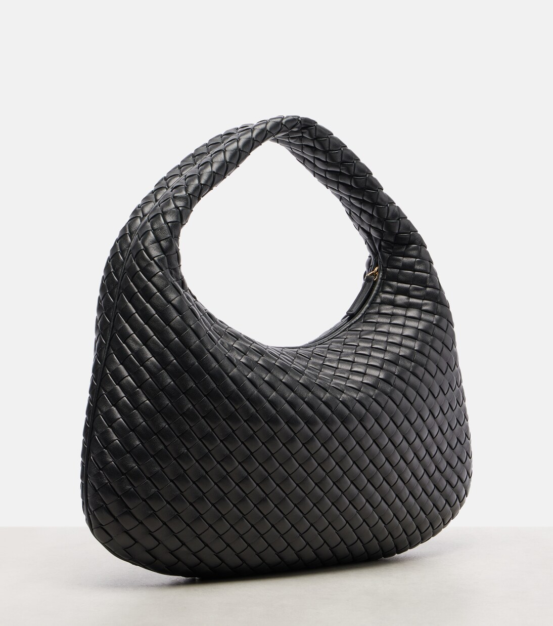 Veneta Medium leather shoulder bag | Bottega Veneta
