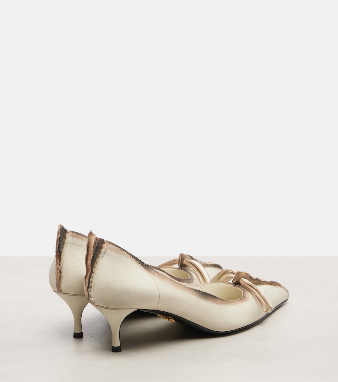 Pumps in pelle anticata | Prada
