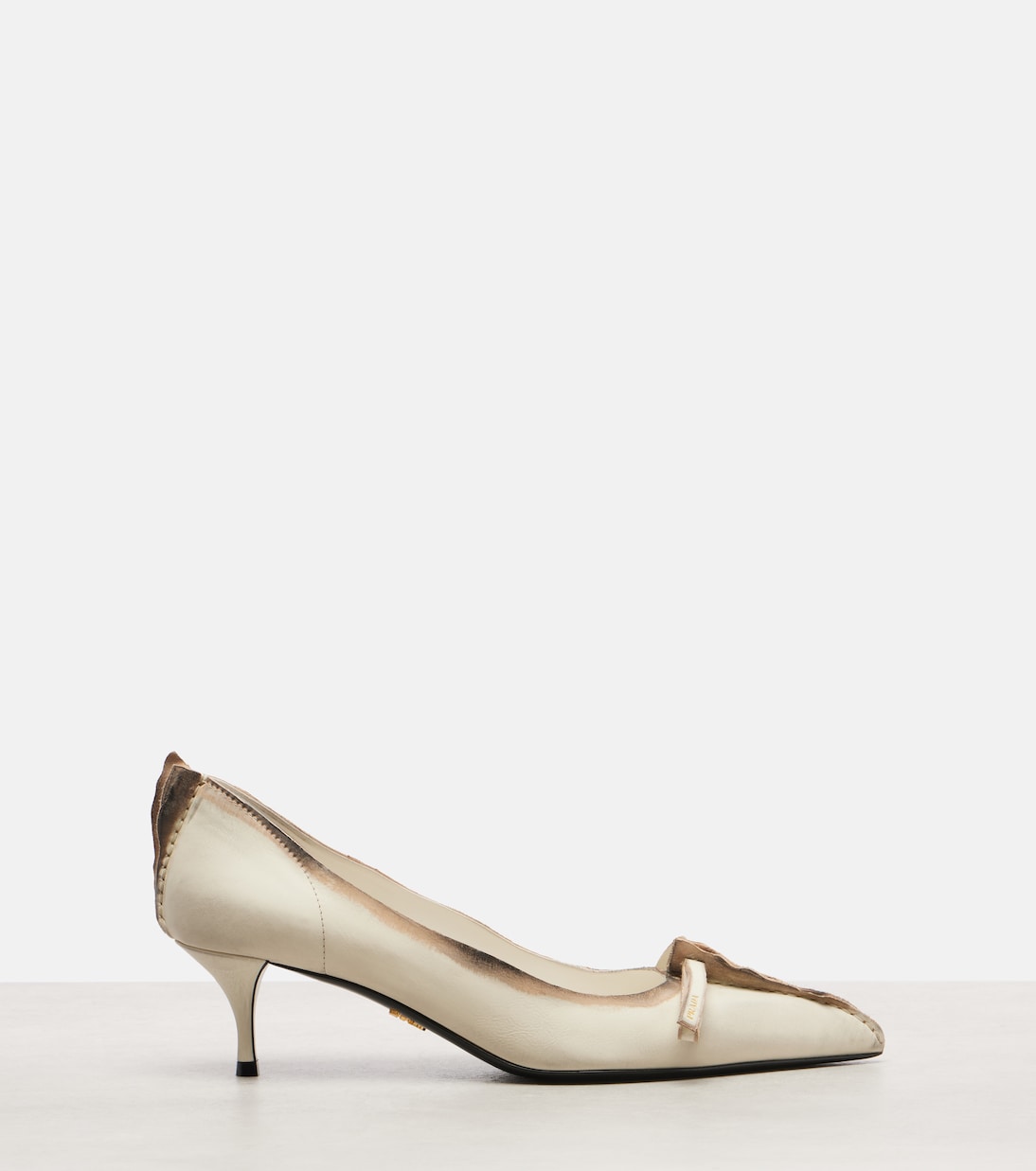 Pumps in pelle anticata | Prada