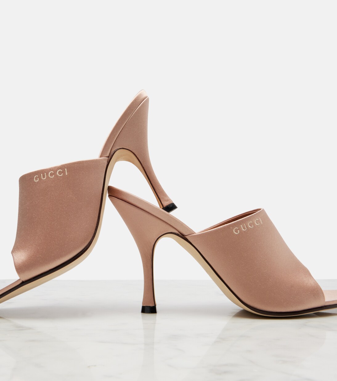 ميولز من الساتان 95 | Gucci