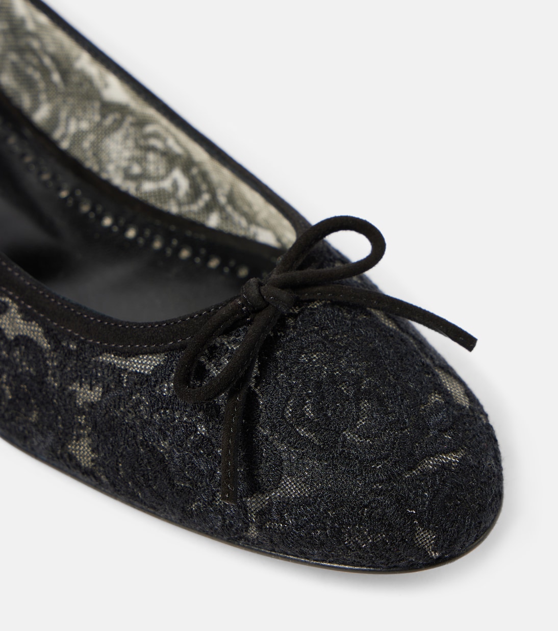 Verizzo floral lace ballet flats in black - Manolo Blahnik