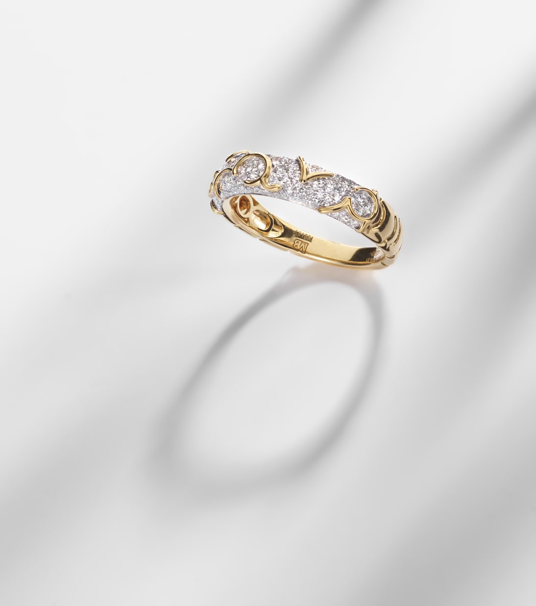 Ondine 18kt gold ring with diamonds | Marina B