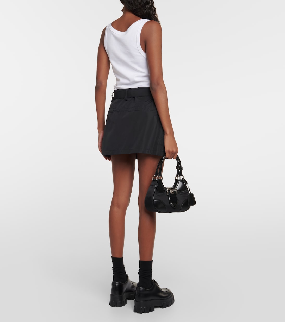 Falda Corta con Logo de Prada para Jóvenes Modernos