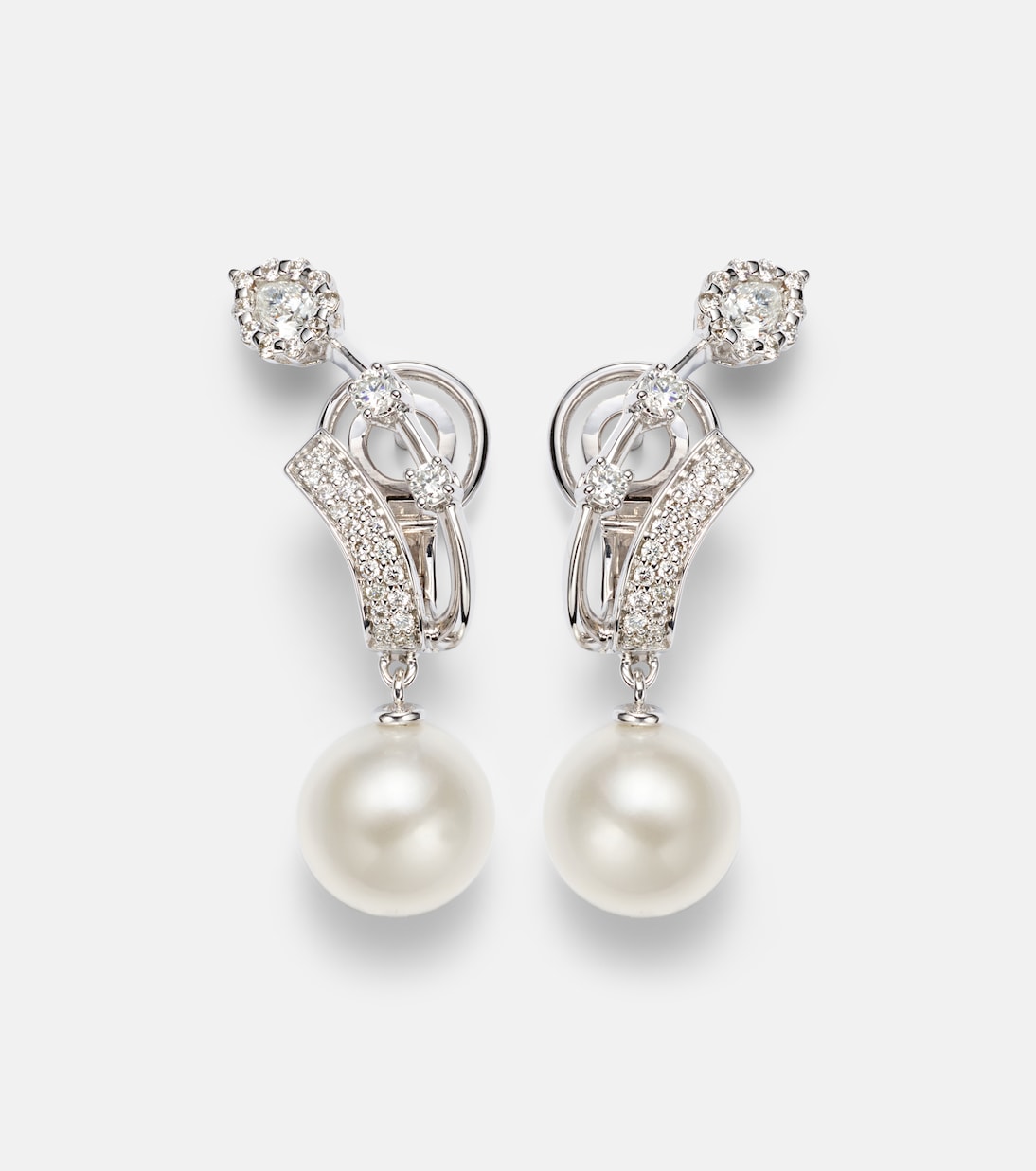 Pendientes de clip Pearlescent de oro de 18 ct con diamantes y perlas | Yeprem
