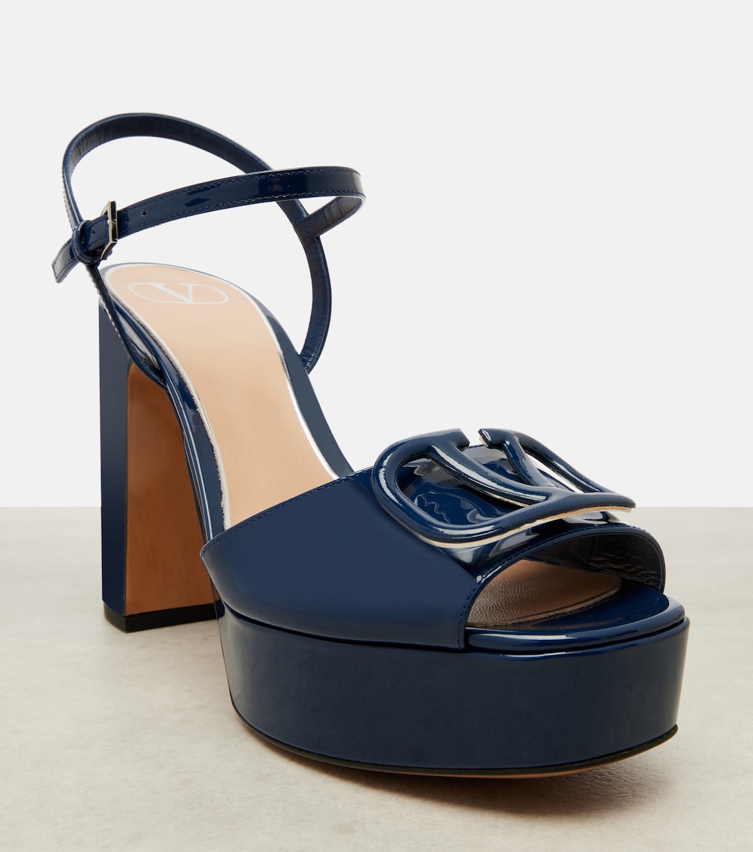 VLogo 115 patent leather platform sandals | Valentino Garavani